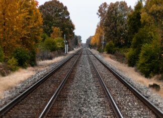 Железнодорожные рельсы: виды, характеристики и сфера применения