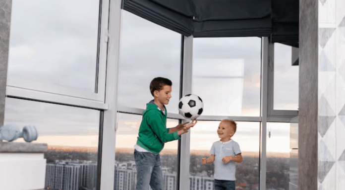 Остекление балконов и лоджий в Москве: как повысить комфорт и функциональность жилья