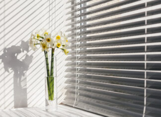 Жалюзи на пластиковые окна: максимум комфорта и уюта