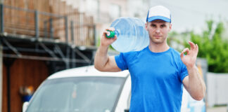 Доставка бутилированной воды: почему это удобно и выгодно