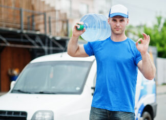 Доставка бутилированной воды: почему это удобно и выгодно