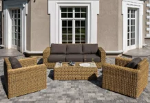 Терраса на все сезоны: как адаптировать мебель под любую погоду?