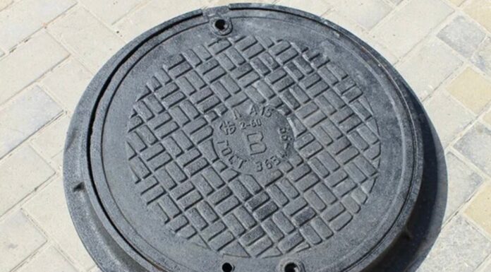 Легкий чугунный люк: где применяется, какую нагрузку выдерживает и в каких случаях он лучше тяжелого