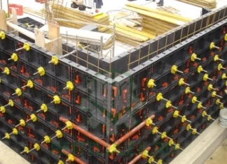 Реставрация исторических зданий: почему пластиковая опалубка — лучший выбор для деликатных работ