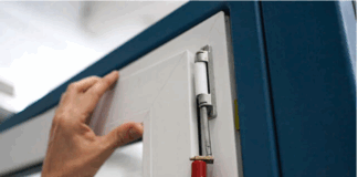 Ремонт и регулировка пластиковых окон: когда нужна помощь мастера?